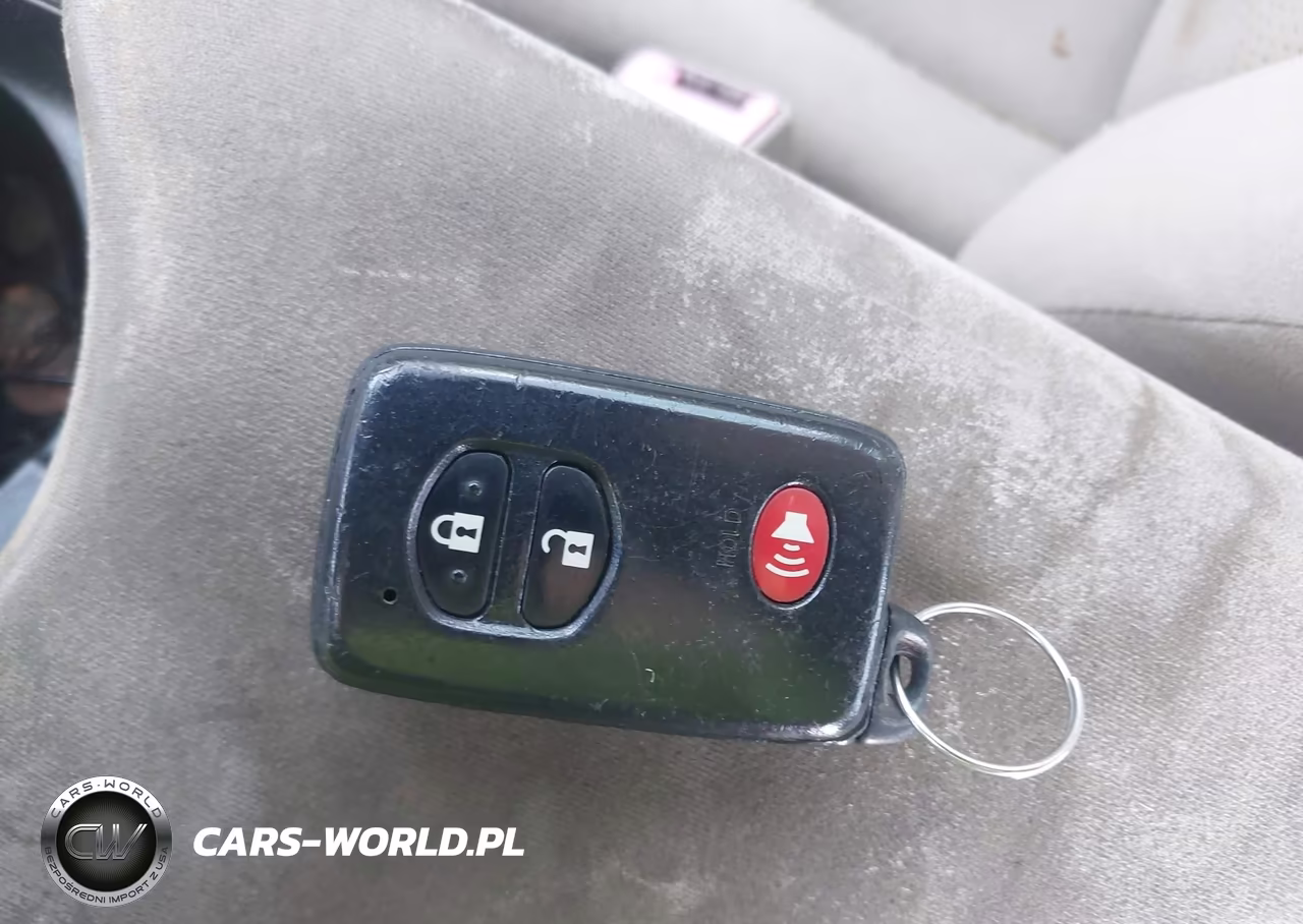 2013 Toyota Prius Two VIN:JTDKN3DU2D1720831 - 11
