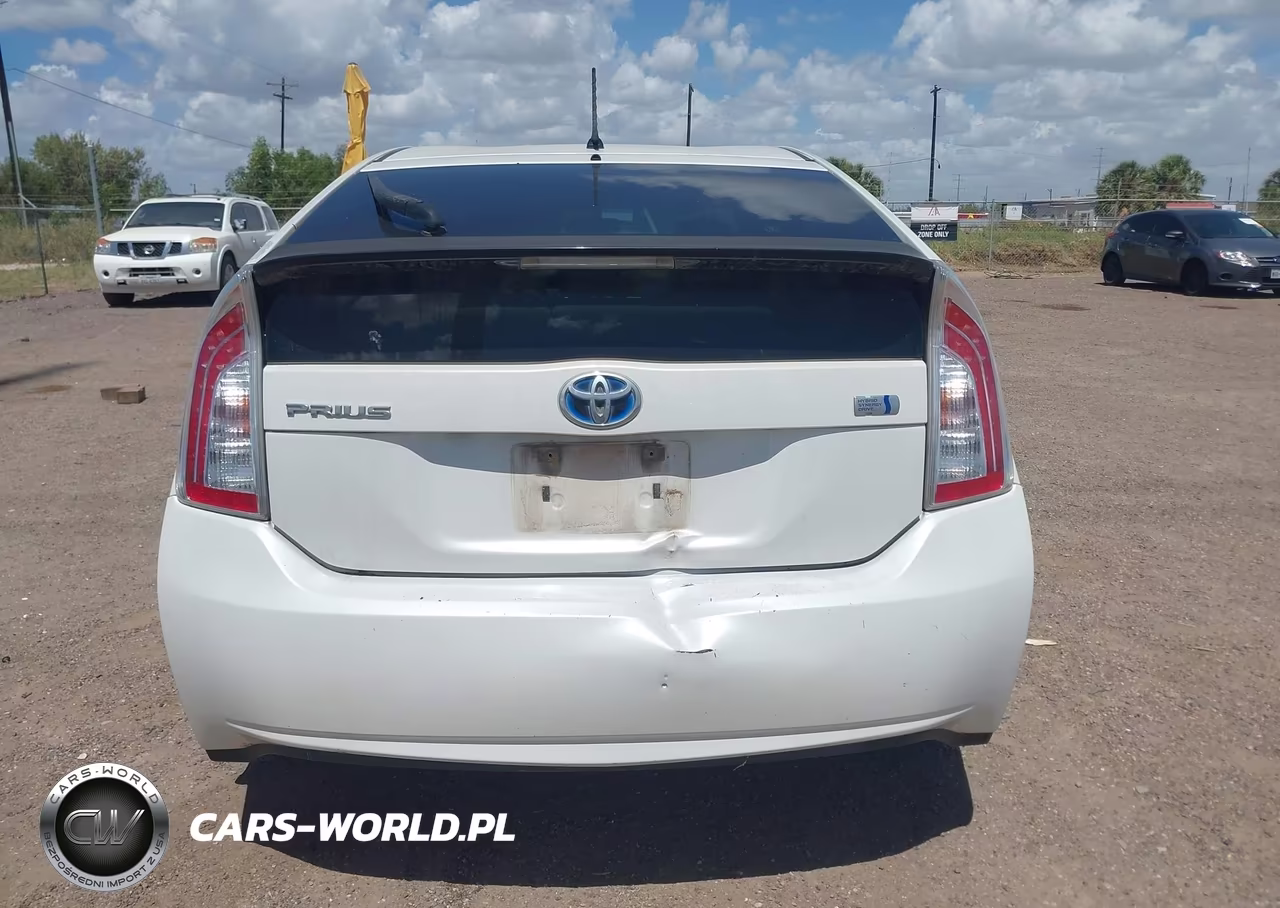 2013 Toyota Prius Two VIN:JTDKN3DU2D1720831 - 16