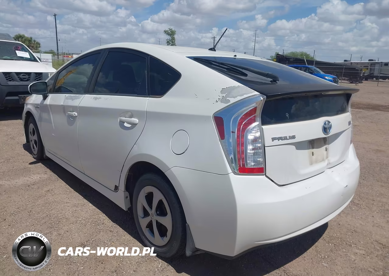 2013 Toyota Prius Two VIN:JTDKN3DU2D1720831 - 3