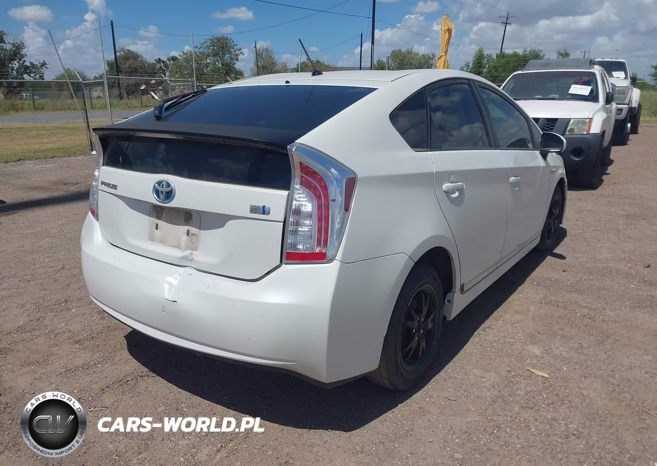 2013 Toyota Prius Two VIN:JTDKN3DU2D1720831 - 4