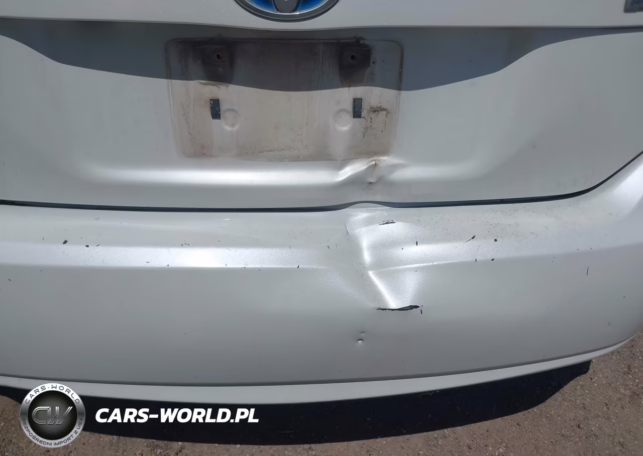 2013 Toyota Prius Two VIN:JTDKN3DU2D1720831 - 6
