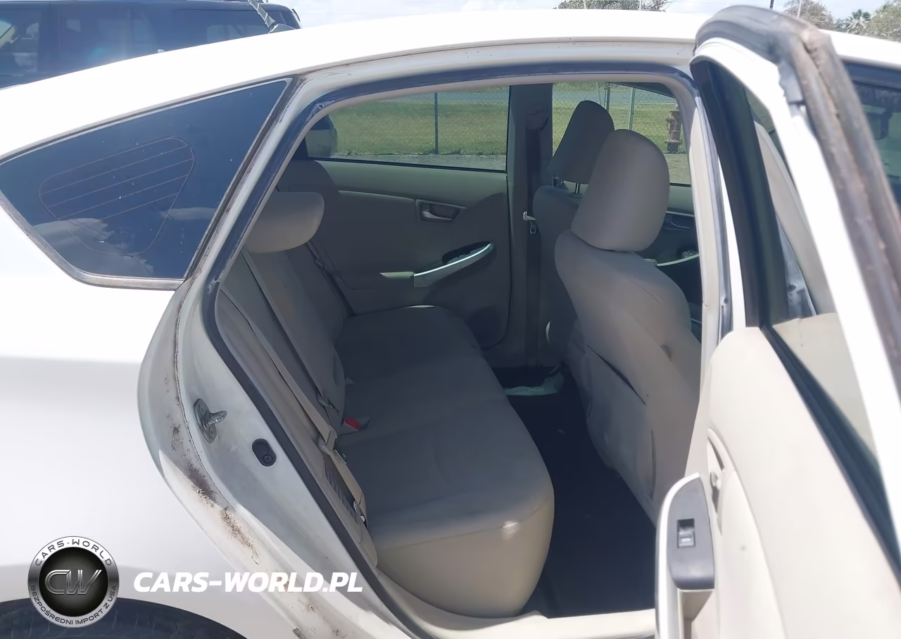 2013 Toyota Prius Two VIN:JTDKN3DU2D1720831 - 8