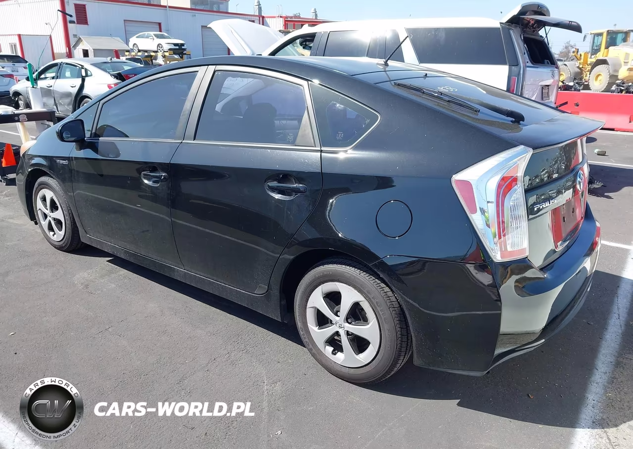 2015 Toyota Prius Two VIN:JTDKN3DU1F0410002 - 3