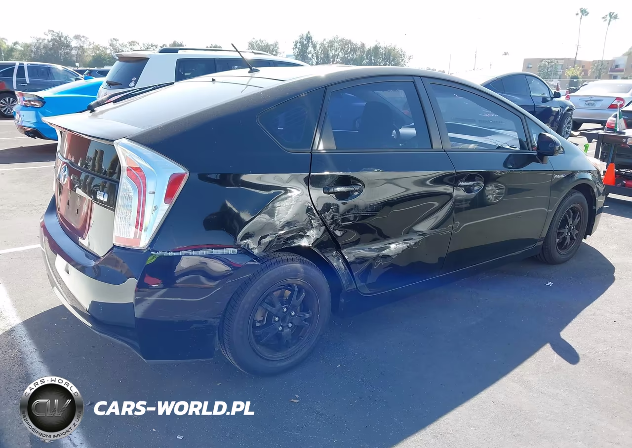 2015 Toyota Prius Two VIN:JTDKN3DU1F0410002 - 4