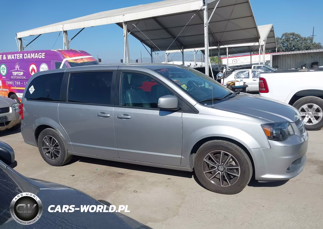 2018 Dodge Grand Caravan Gt VIN:2C4RDGEG1JR145646 - 13