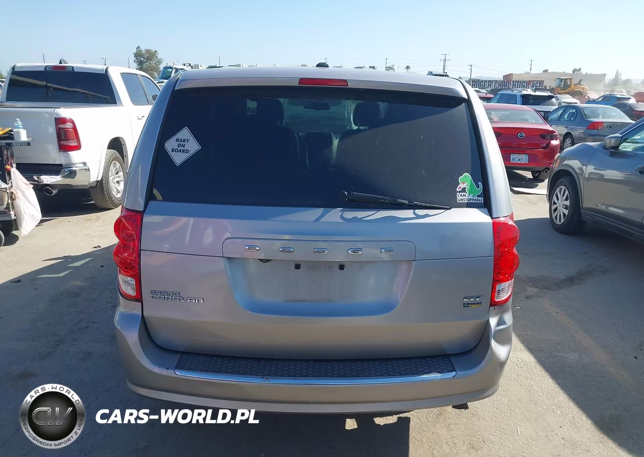 2018 Dodge Grand Caravan Gt VIN:2C4RDGEG1JR145646 - 16