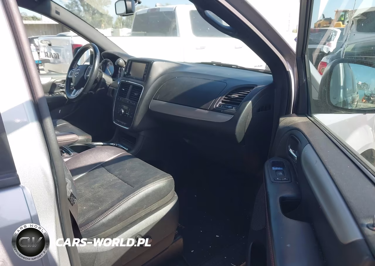 2018 Dodge Grand Caravan Gt VIN:2C4RDGEG1JR145646 - 5