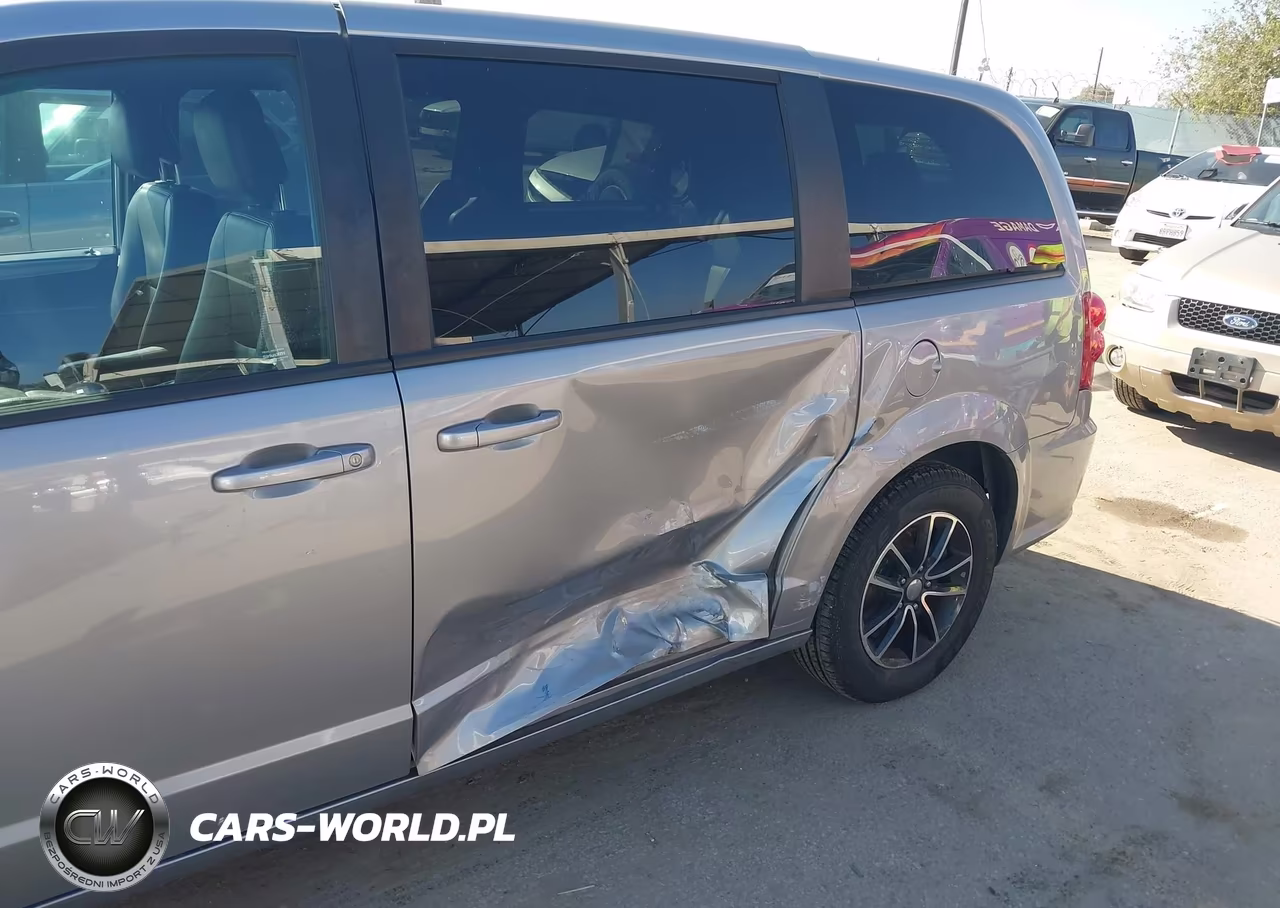 2018 Dodge Grand Caravan Gt VIN:2C4RDGEG1JR145646 - 6