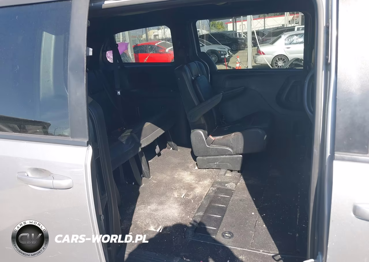 2018 Dodge Grand Caravan Gt VIN:2C4RDGEG1JR145646 - 8