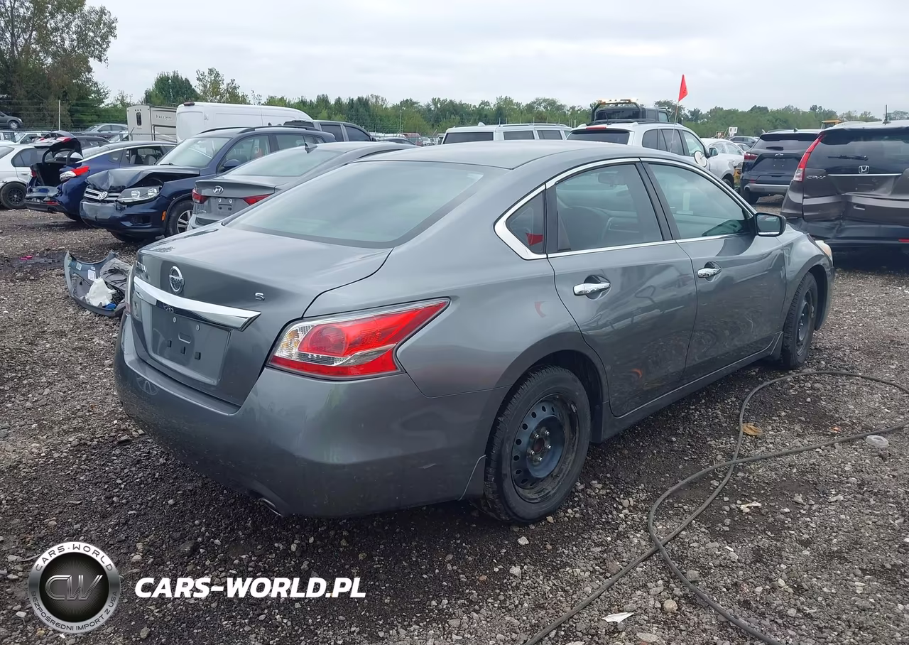 2015 Nissan Altima 2.5 S VIN:1N4AL3AP4FC414193 - 4