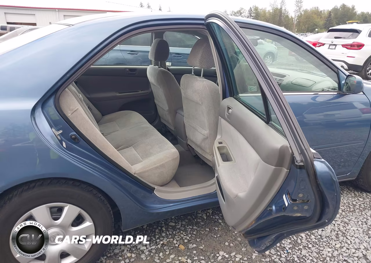 2003 Toyota Camry Le VIN:4T1BE32K03U746225 - 8