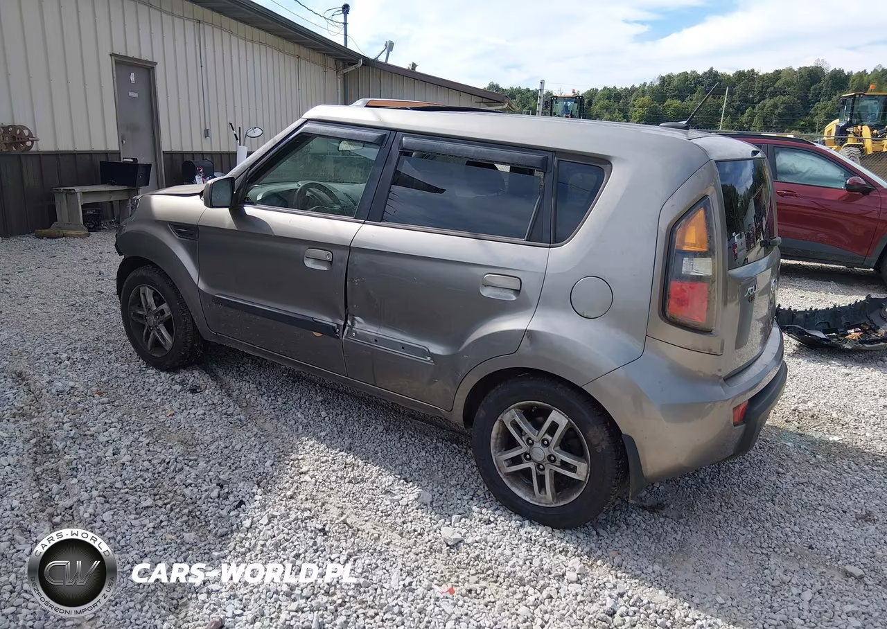 2010 Kia Soul + VIN:KNDJT2A22A7082863 - 3