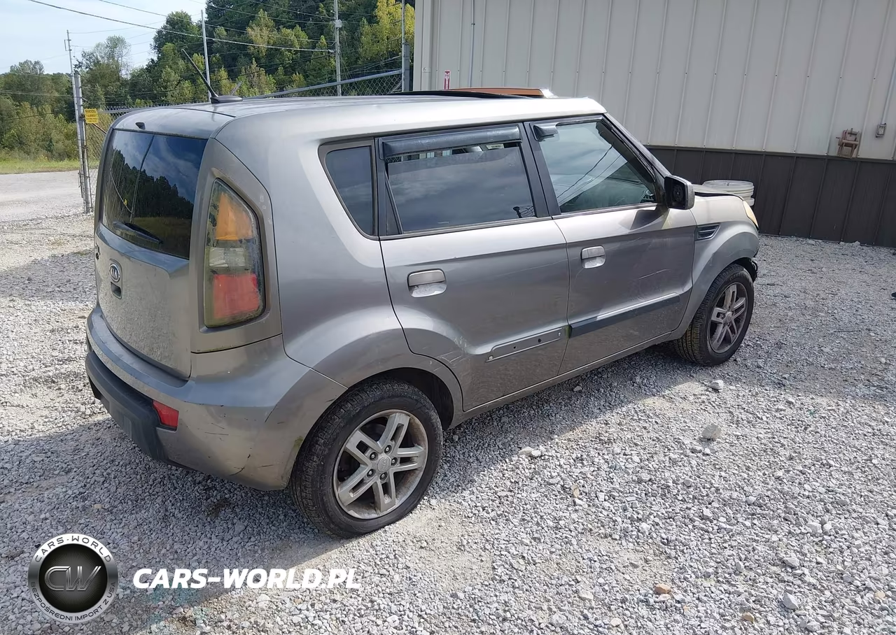 2010 Kia Soul + VIN:KNDJT2A22A7082863 - 4