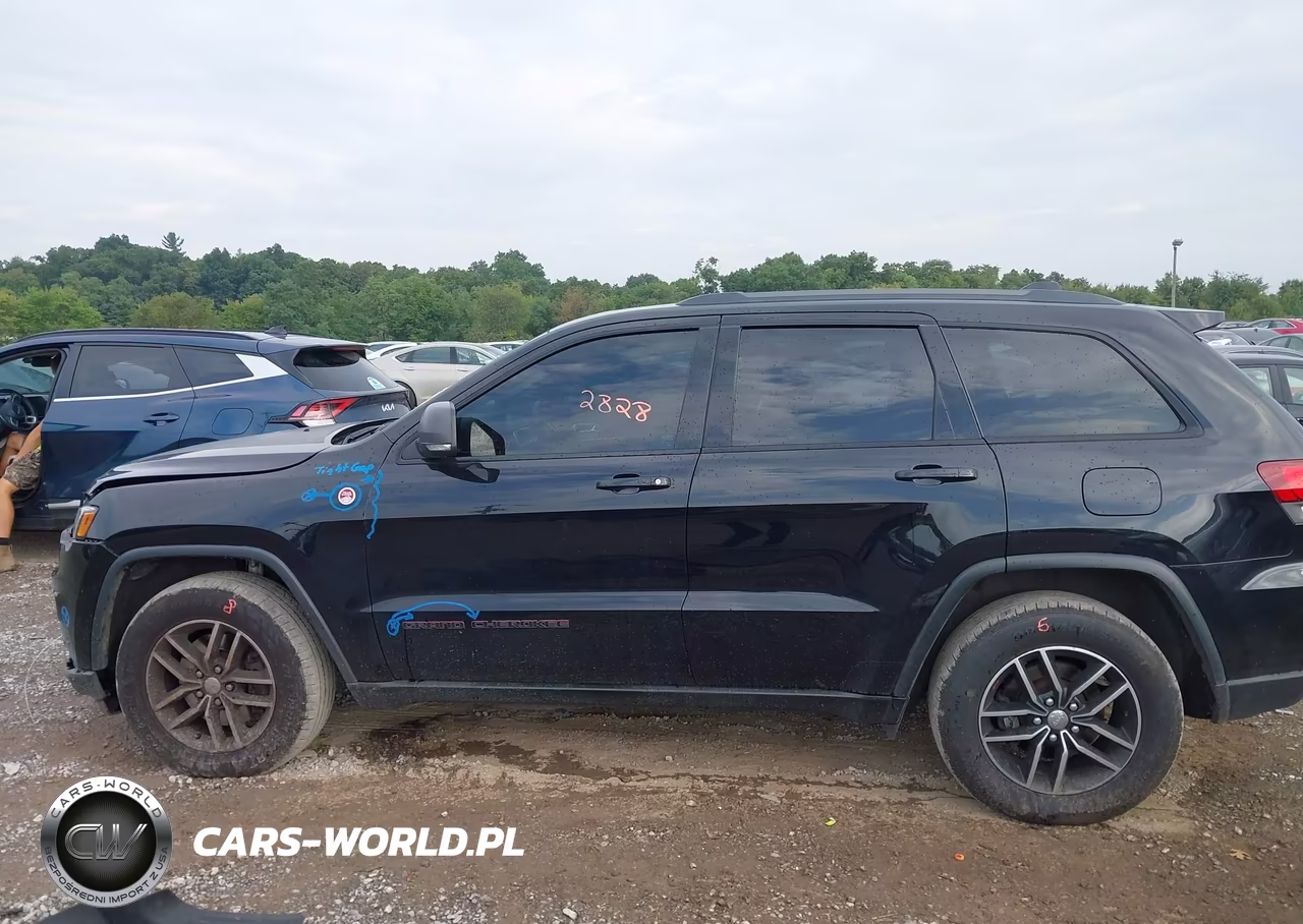 2018 Jeep Grand Cherokee Trailhawk 4X4 VIN:1C4RJFLT6JC163538 - 14