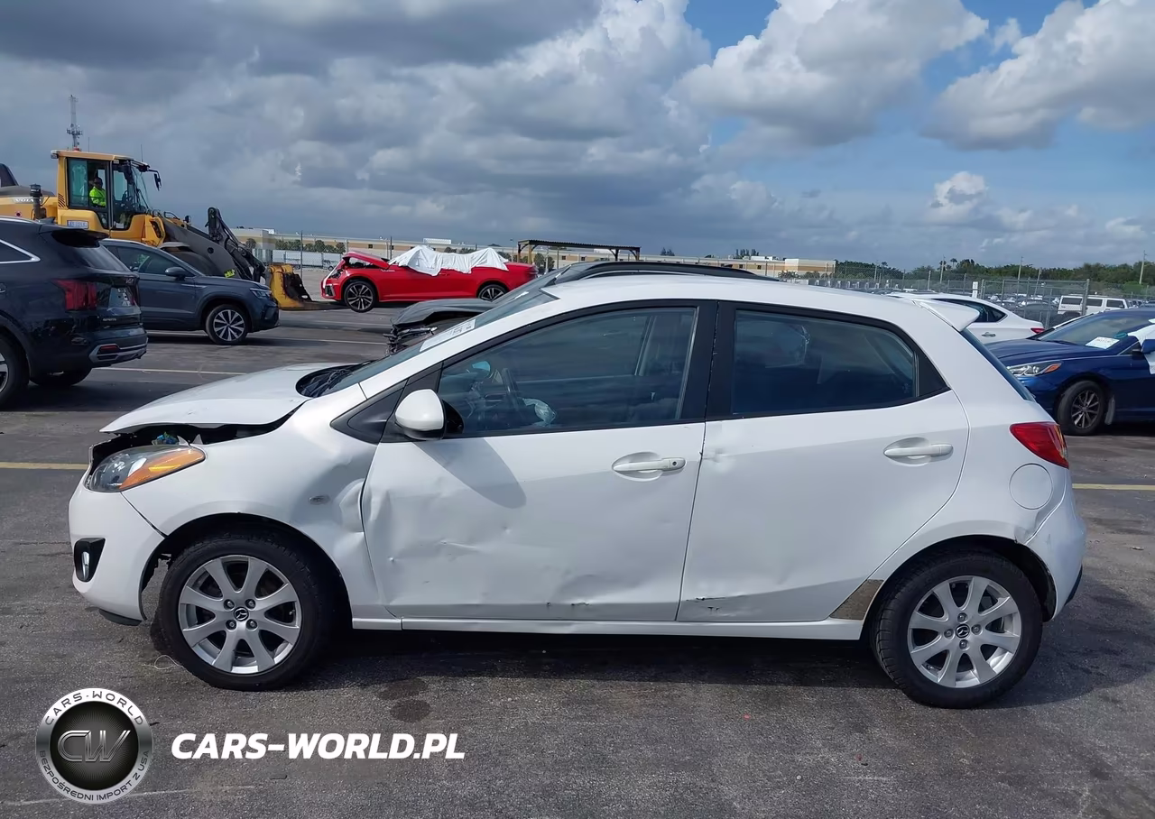 2013 Mazda Mazda2 Touring VIN:JM1DE1LY5D0158950 - 13