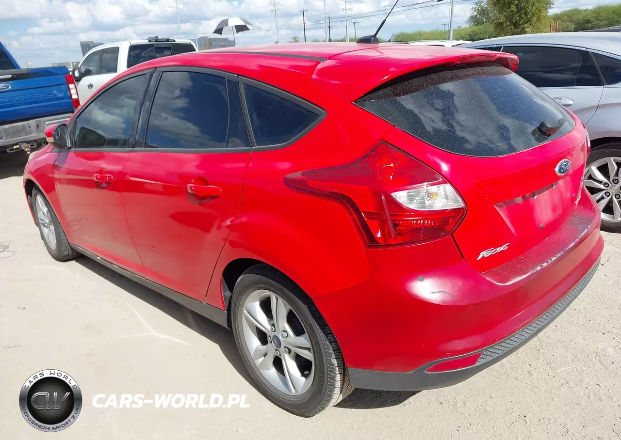 2014 Ford Focus Se VIN:1FADP3K23EL408419 - 3