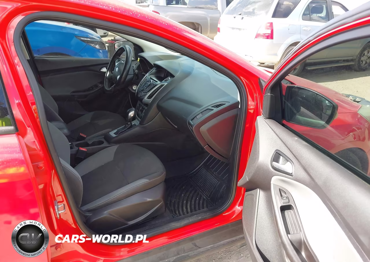 2014 Ford Focus Se VIN:1FADP3K23EL408419 - 5