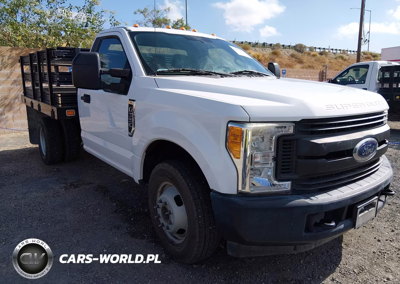 2017 Ford F-350 Chassis Xl VIN:1FDRF3G68HEE51091 - 1