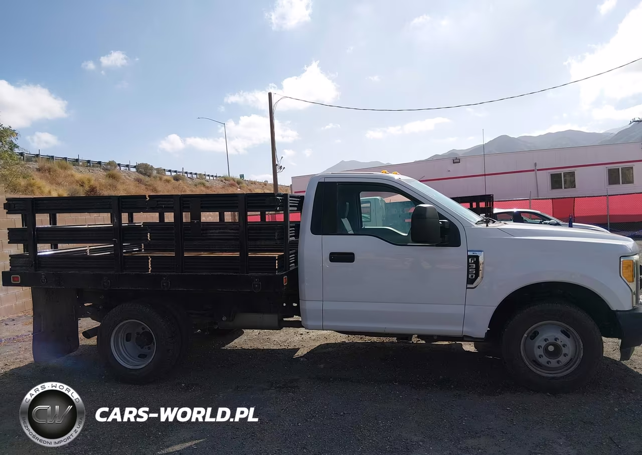 2017 Ford F-350 Chassis Xl VIN:1FDRF3G68HEE51091 - 18