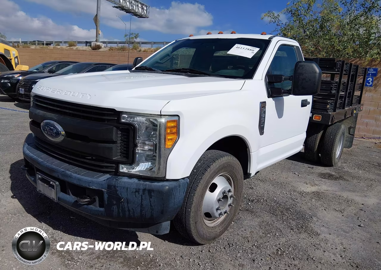 2017 Ford F-350 Chassis Xl VIN:1FDRF3G68HEE51091 - 2