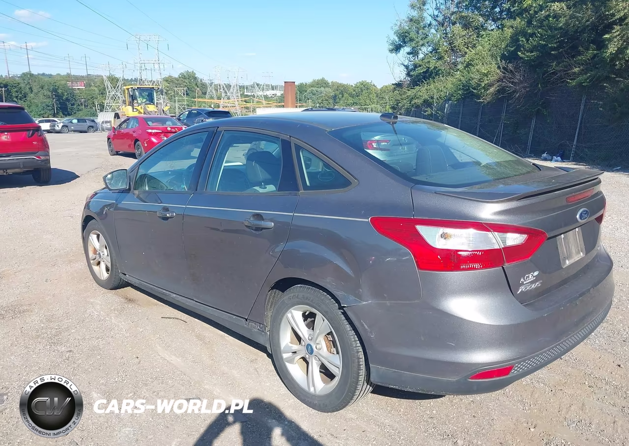 2012 Ford Focus Se VIN:1FAHP3F29CL472294 - 3