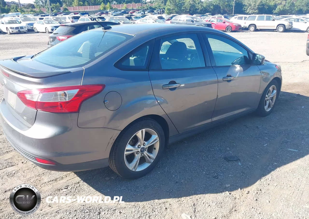 2012 Ford Focus Se VIN:1FAHP3F29CL472294 - 4