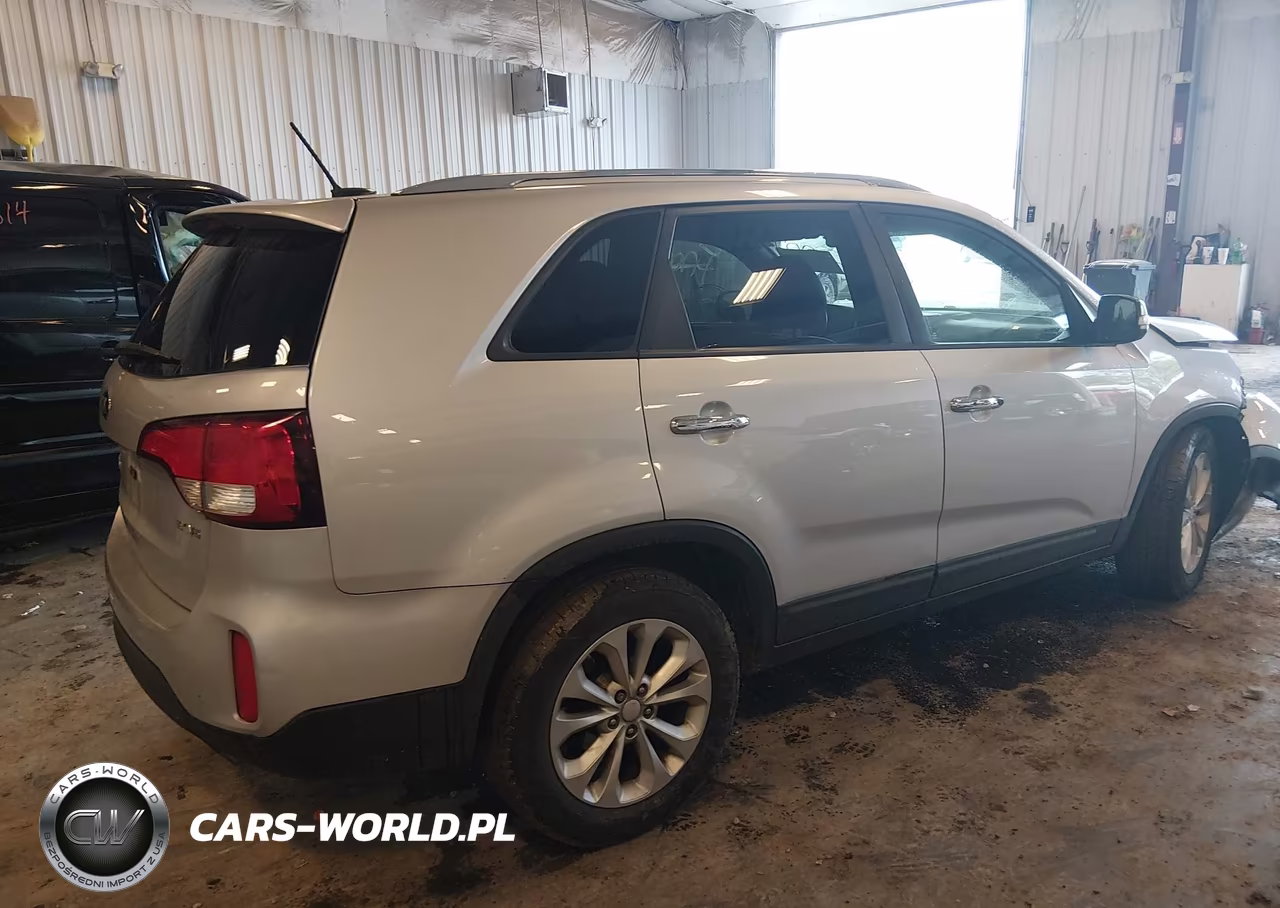 2015 Kia Sorento Ex V6 VIN:5XYKU4A78FG586613 - 4