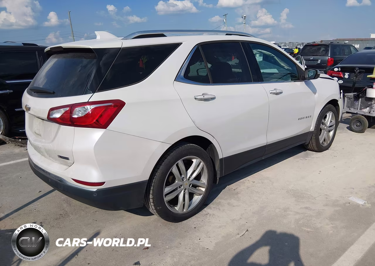 2018 Chevrolet Equinox Premier VIN:2GNAXMEV5J6229270 - 4