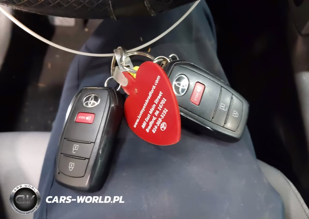 2024 Toyota Corolla Cross Hybrid S VIN:7MUFBABGXRV020289 - 11