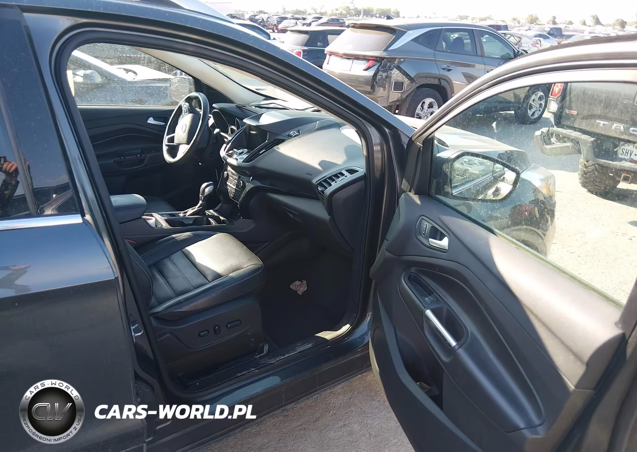 2019 Ford Escape Titanium VIN:1FMCU0J93KUA97734 - 5