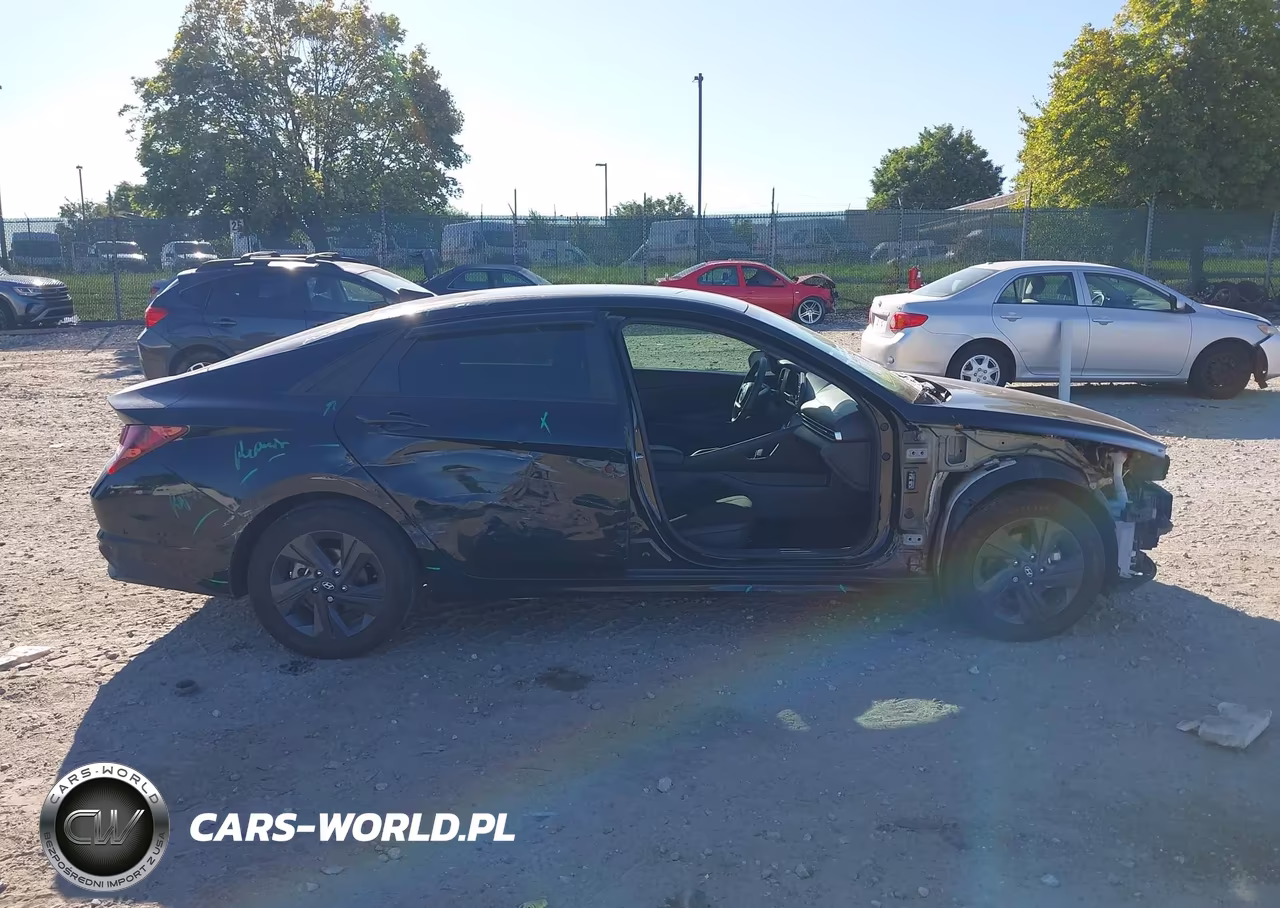 2023 Hyundai Elantra Sel VIN:KMHLM4AG8PU622770 - 12