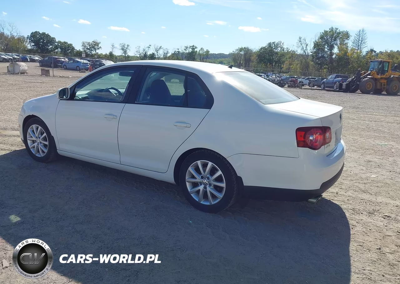 2010 Volkswagen Jetta Limited Edition VIN:3VWRZ7AJXAM120266 - 3