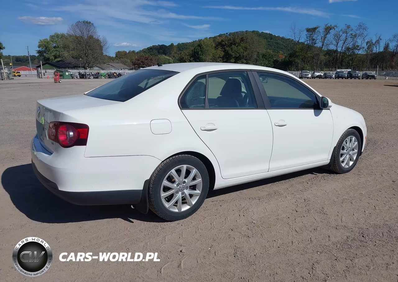 2010 Volkswagen Jetta Limited Edition VIN:3VWRZ7AJXAM120266 - 4