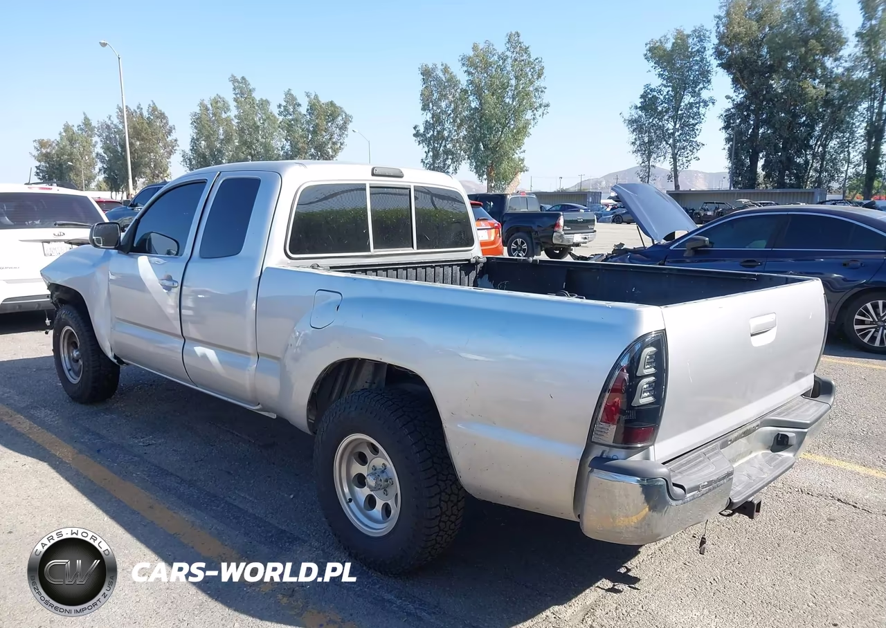 2011 Toyota Tacoma VIN:5TFTX4CN4BX004683 - 3
