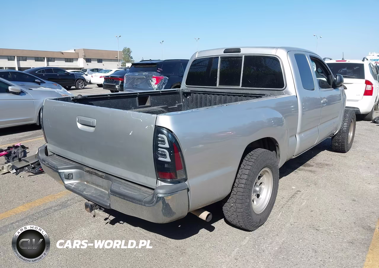 2011 Toyota Tacoma VIN:5TFTX4CN4BX004683 - 4
