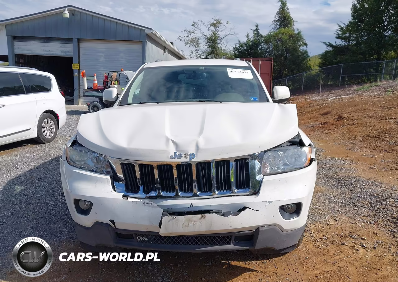 2012 Jeep Grand Cherokee Laredo VIN:1C4RJFAG8CC185372 - 13