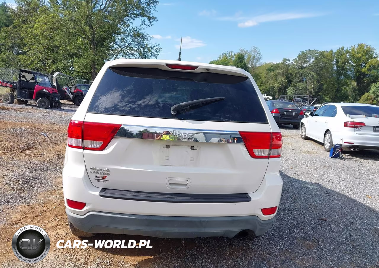 2012 Jeep Grand Cherokee Laredo VIN:1C4RJFAG8CC185372 - 17