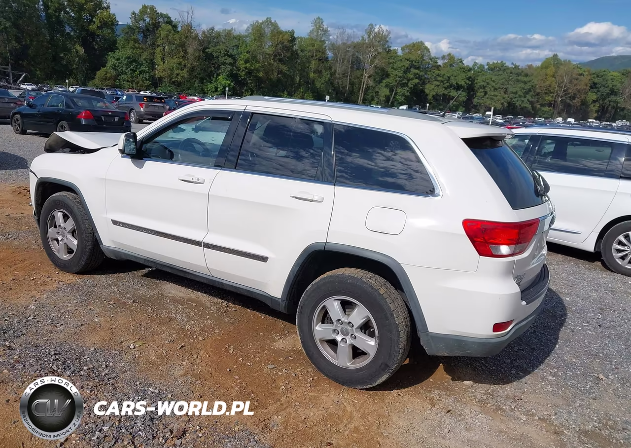 2012 Jeep Grand Cherokee Laredo VIN:1C4RJFAG8CC185372 - 3
