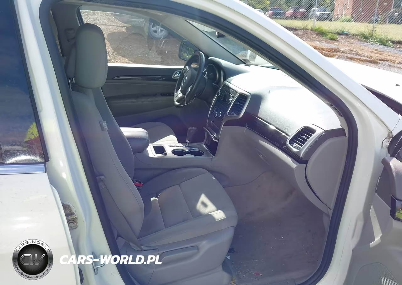 2012 Jeep Grand Cherokee Laredo VIN:1C4RJFAG8CC185372 - 5