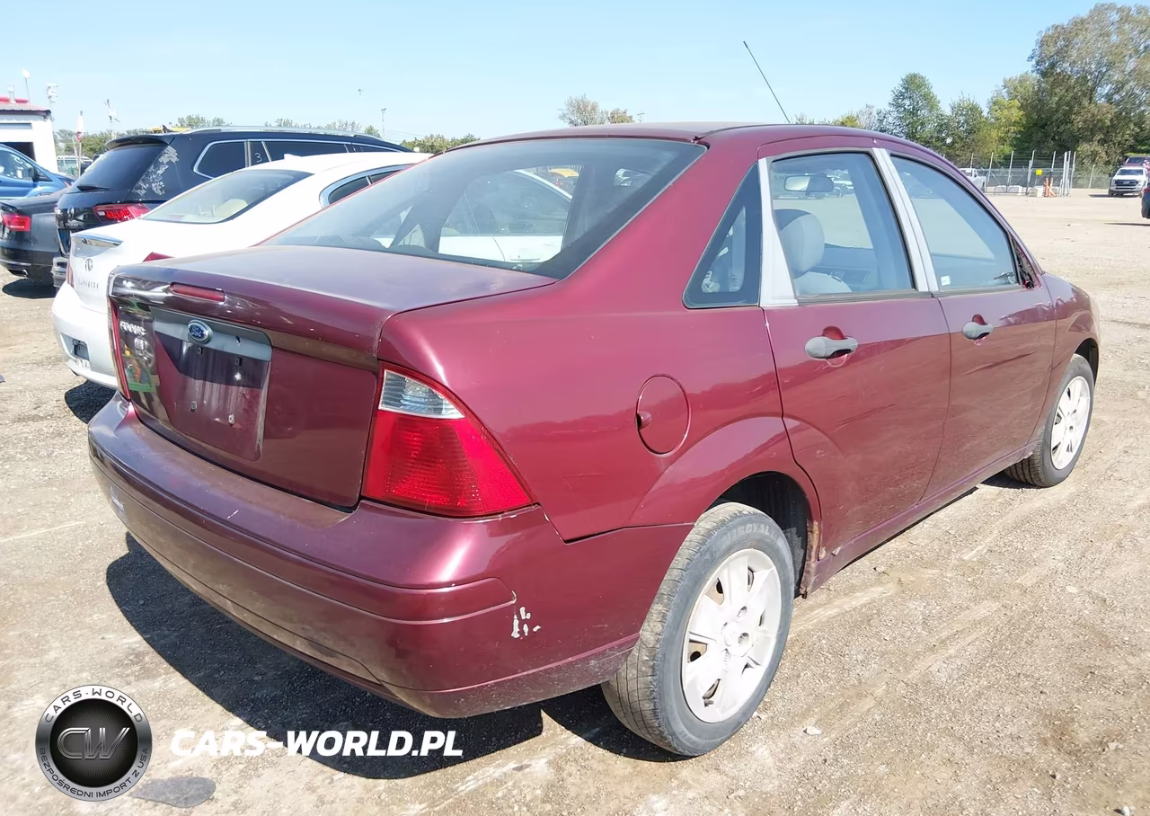 2007 Ford Focus S-Se-Ses VIN:1FAHP34N77W207116 - 4