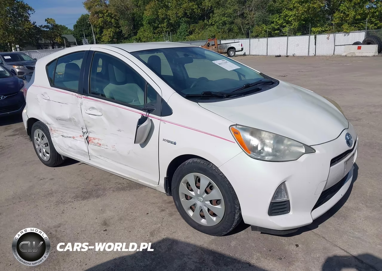 2013 Toyota Prius C One – zdjęcie 1 z 17