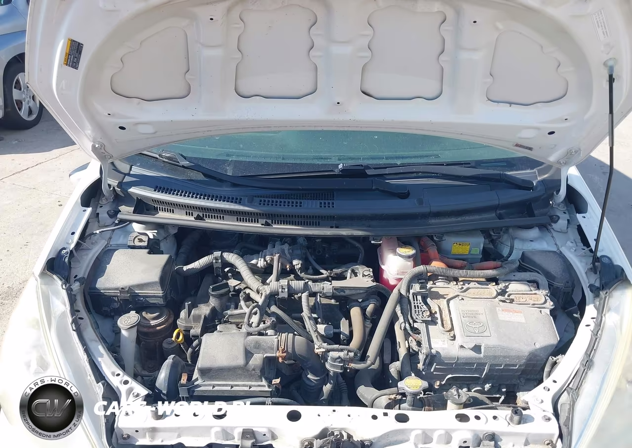 2013 Toyota Prius C One VIN:JTDKDTB33D1535331 - 10
