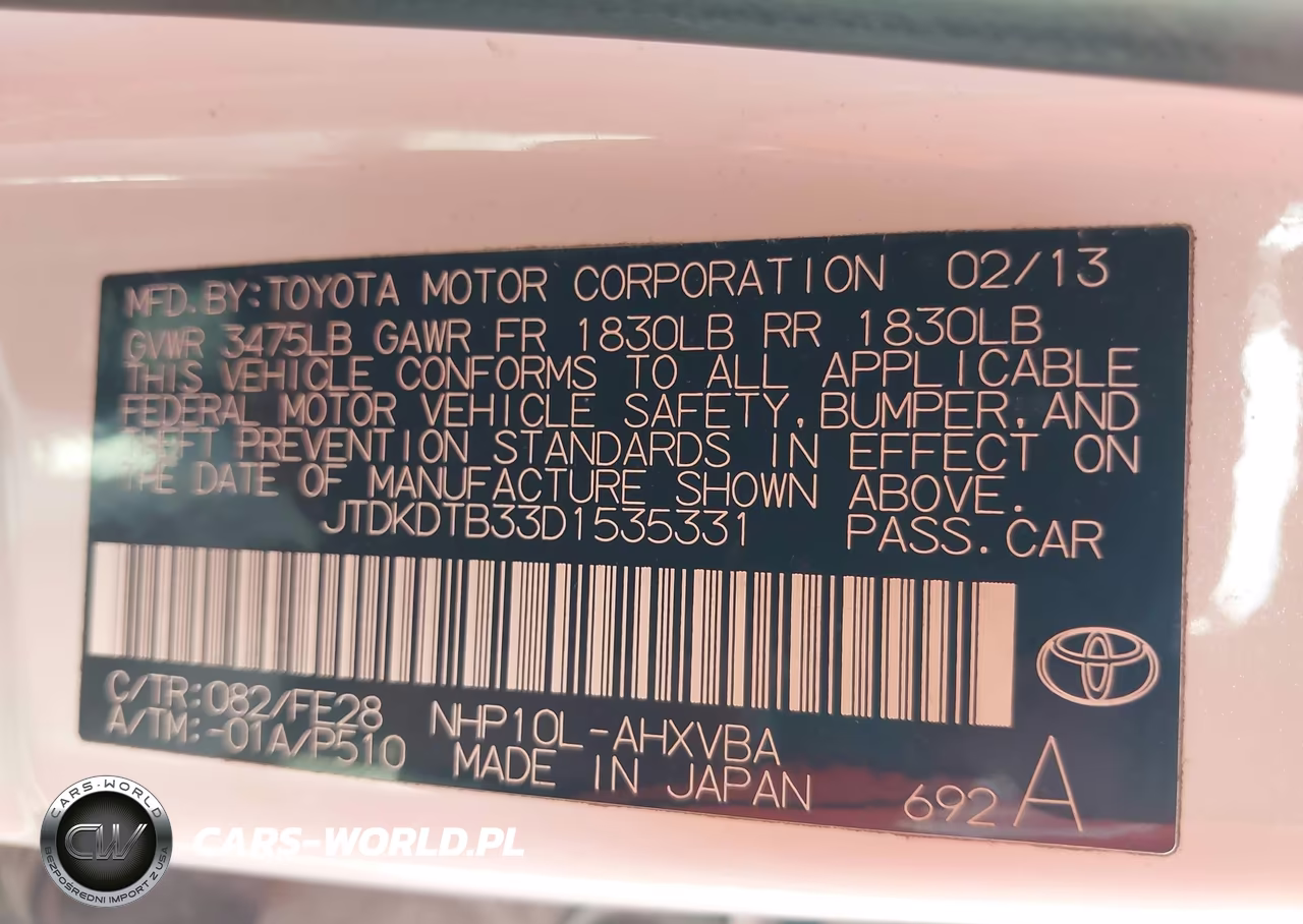 2013 Toyota Prius C One VIN:JTDKDTB33D1535331 - 9