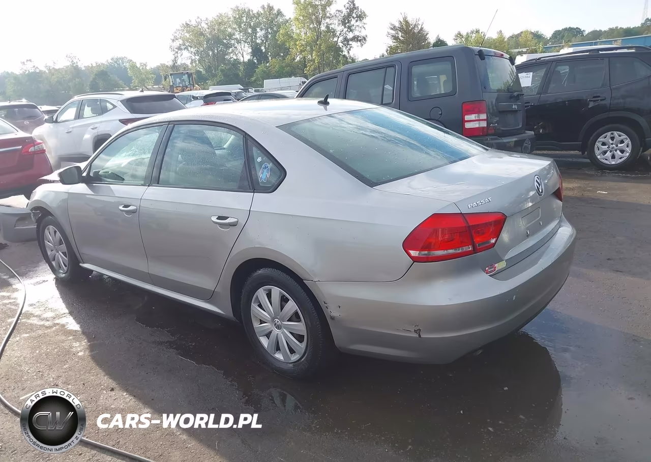 2013 Volkswagen Passat 2.5L S VIN:1VWAP7A3XDC026480 - 3