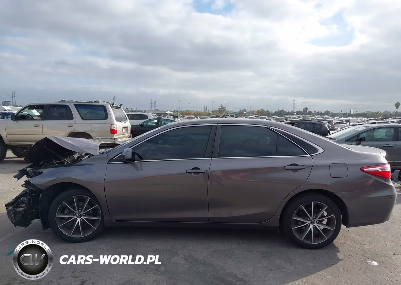 2017 Toyota Camry Xse VIN:4T1BF1FK9HU326661 - 15