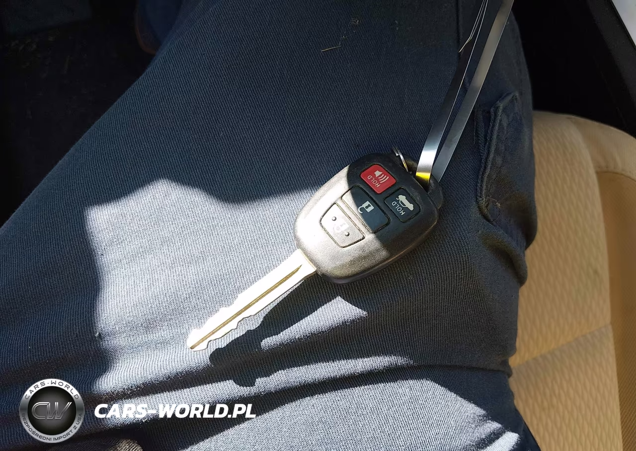 2017 Toyota Corolla Le VIN:5YFBURHE3HP726518 - 11