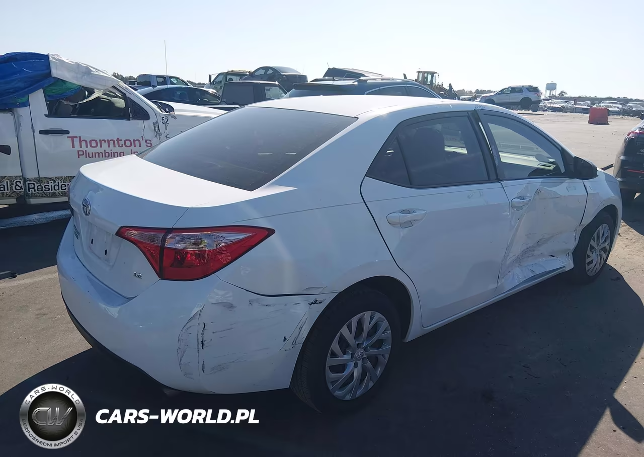2017 Toyota Corolla Le VIN:5YFBURHE3HP726518 - 4