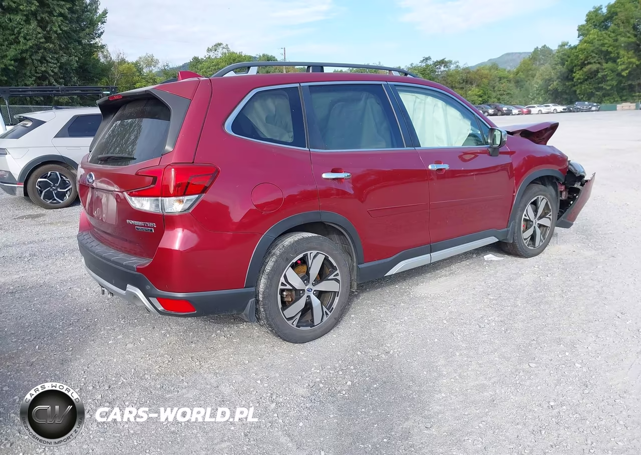 2019 Subaru Forester Touring VIN:JF2SKAWC9KH537109 - 4