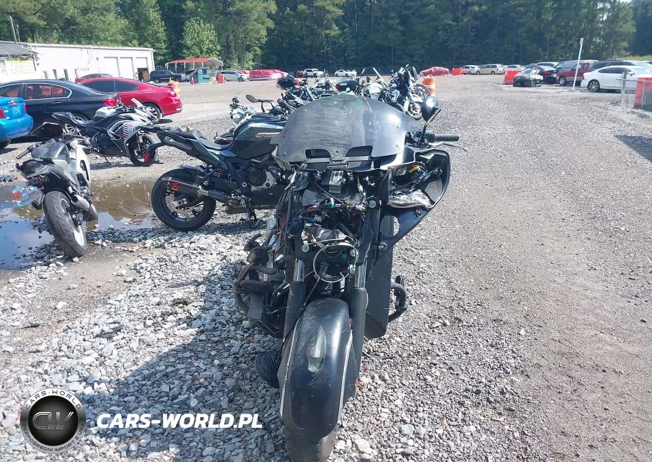 2017 Indian Motorcycle Co. Chieftain Dark Horse VIN:56KTCDAA4H3343286 - 5