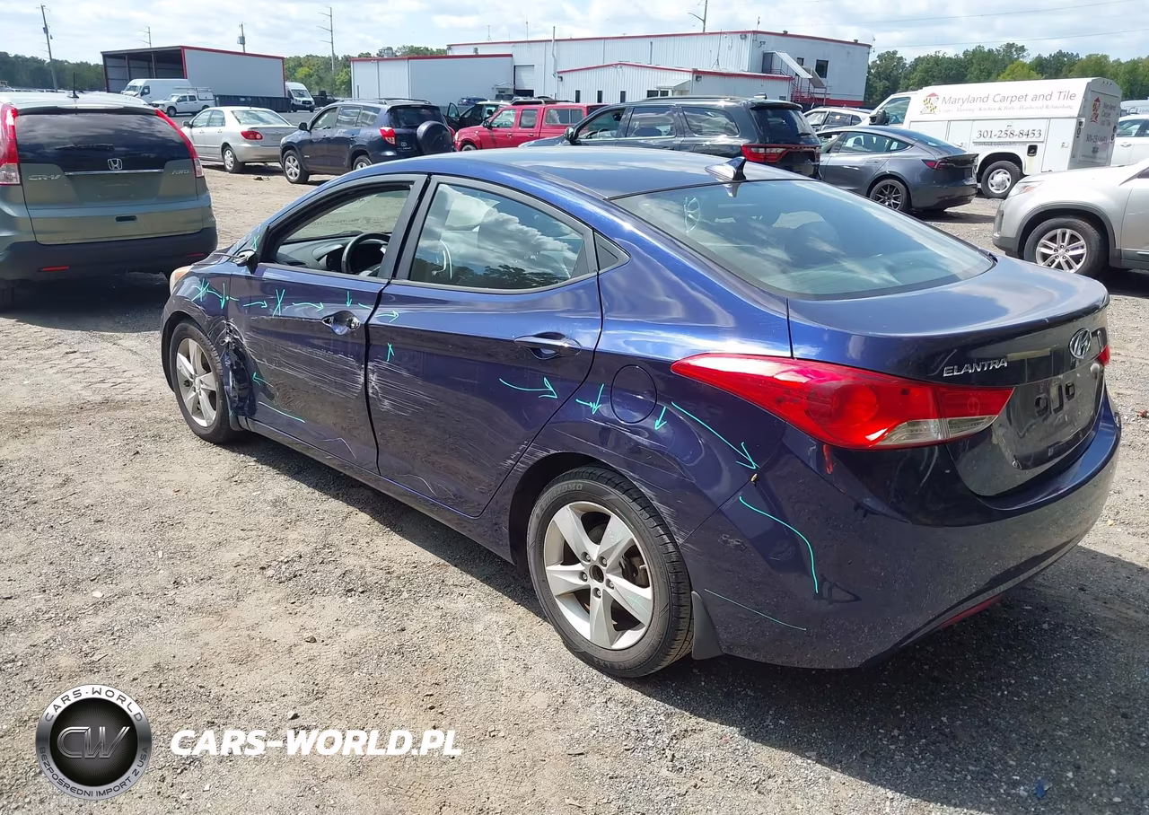 2013 Hyundai Elantra Gls VIN:5NPDH4AE0DH199846 - 3